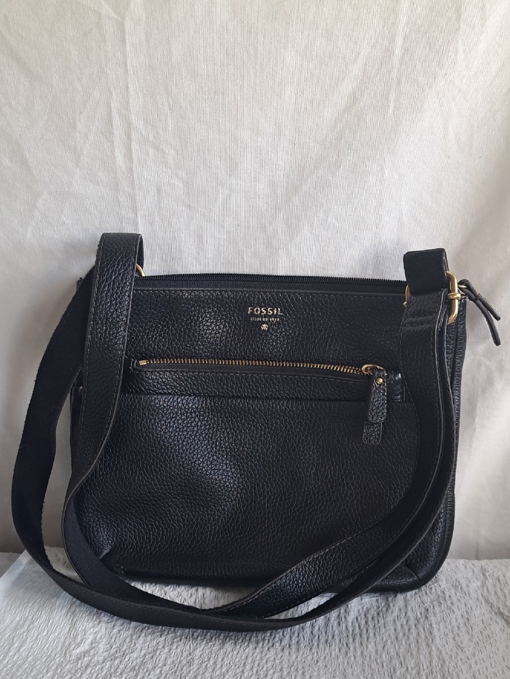 Fossil Black Pebbled Leather Crossbody with Gold Hardware